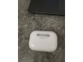 apple-air-pods-pro-2nd-gen-small-1