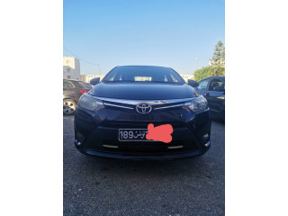 A vendre Toyota yaris 1er main