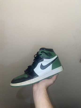 air-jordan-1-retro-high-og-pine-green-big-0