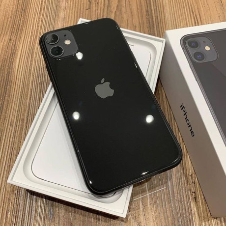 iphone11-noir-cashe-silicone-battery-95-big-0