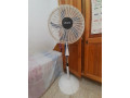 ventilateur-orient-presque-neuf-grand-taille-avec-trois-niveaux-de-vitesse-et-cinq-lames-les-couleurs-sont-blanc-et-bleu-small-0