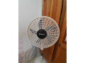 ventilateur-orient-presque-neuf-grand-taille-avec-trois-niveaux-de-vitesse-et-cinq-lames-les-couleurs-sont-blanc-et-bleu-small-3