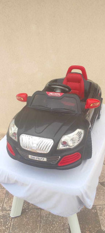 voiture-electrique-pour-enfants-big-0